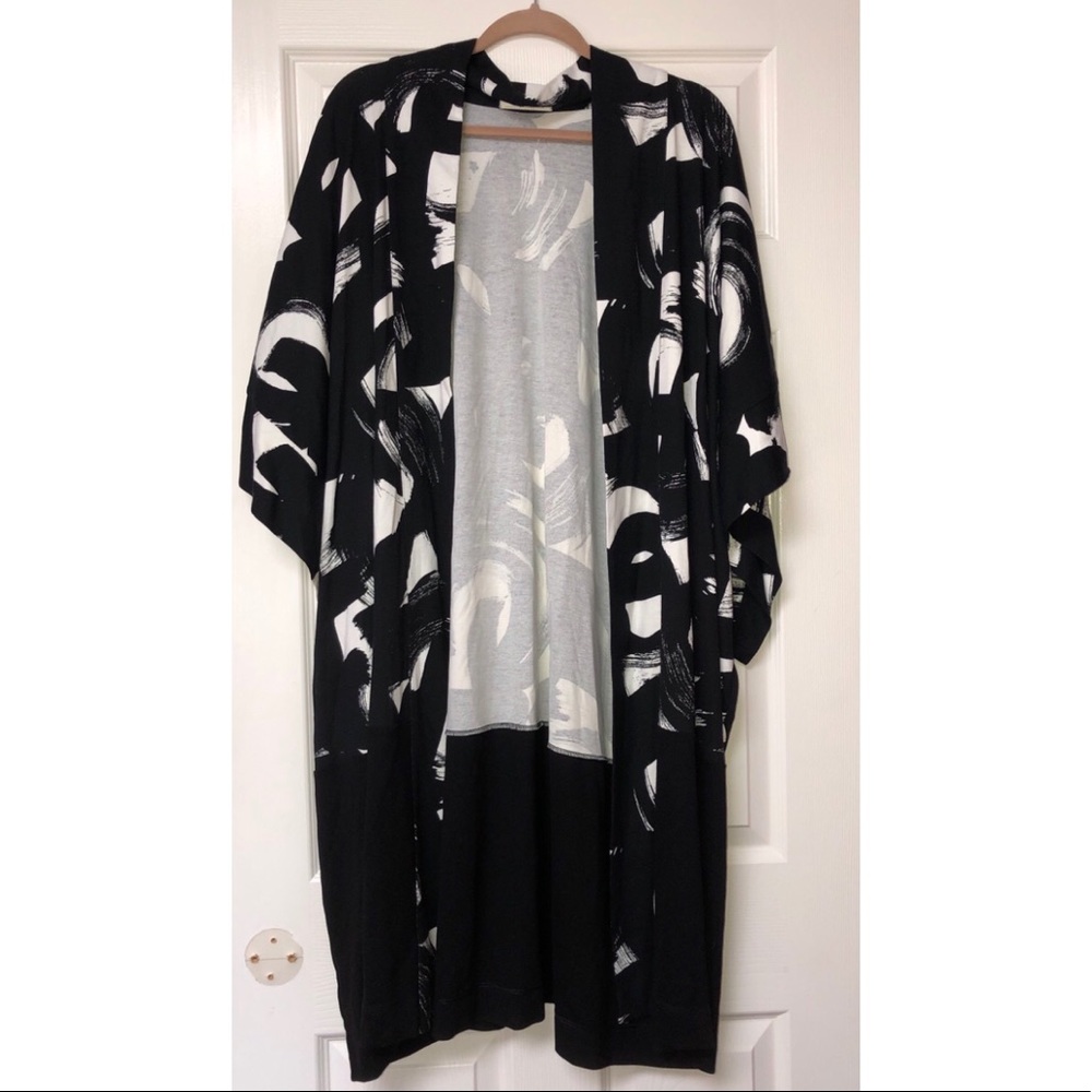 Natori Beautiful long plus size cardigan